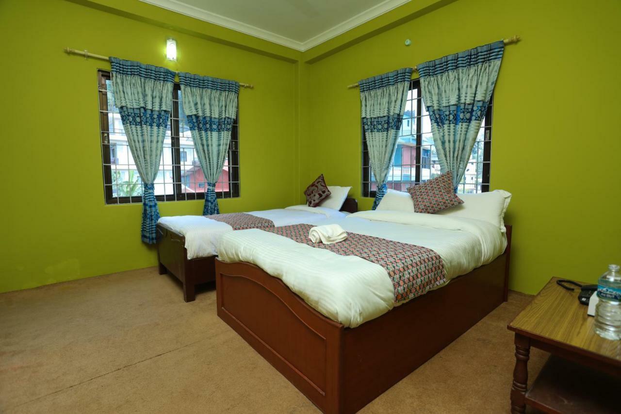 Hotel Blue Magnet Pokhara Exterior foto