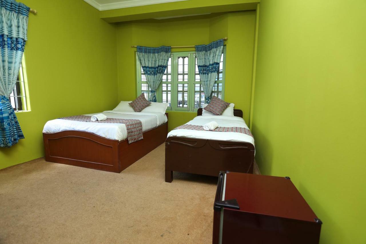 Hotel Blue Magnet Pokhara Exterior foto