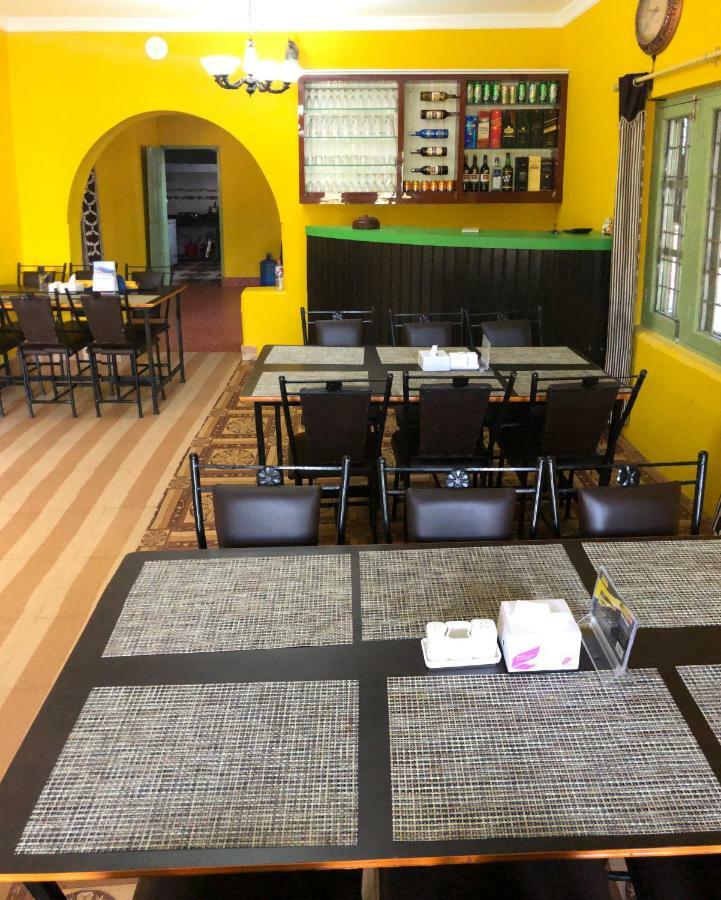 Hotel Blue Magnet Pokhara Exterior foto