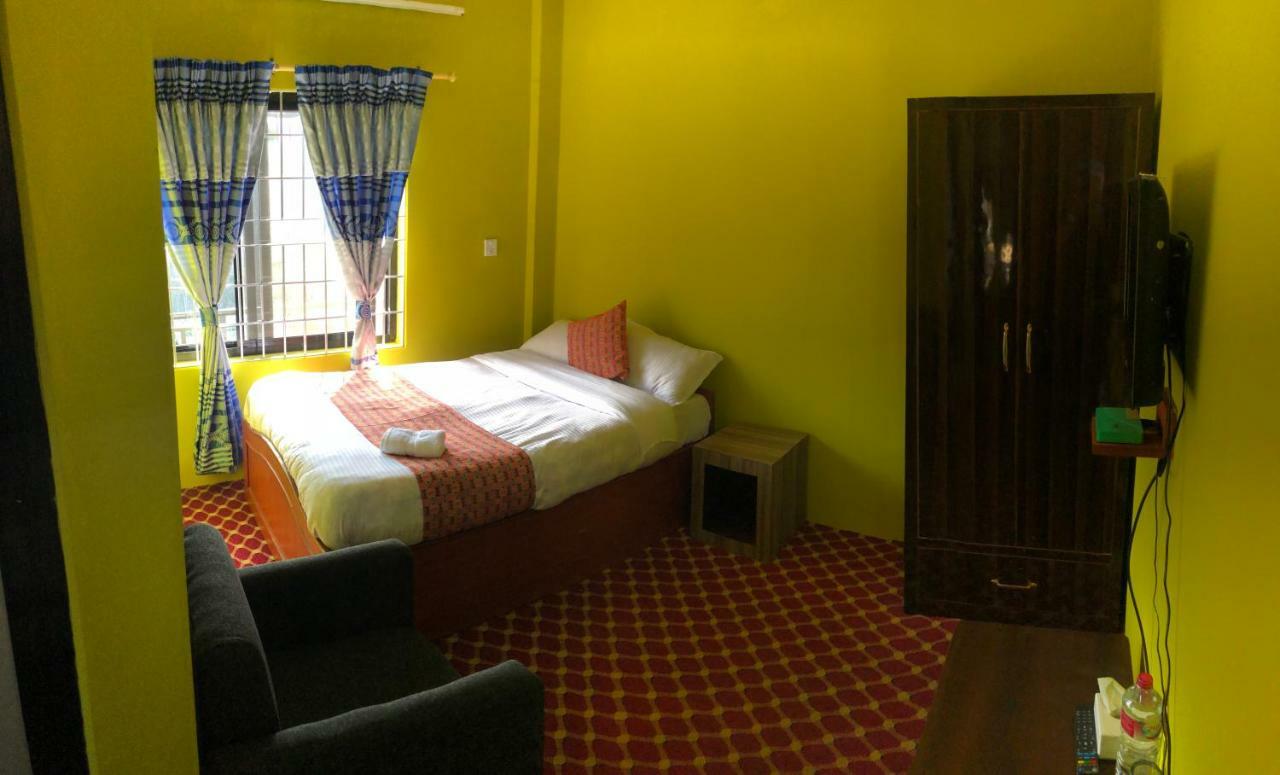 Hotel Blue Magnet Pokhara Exterior foto