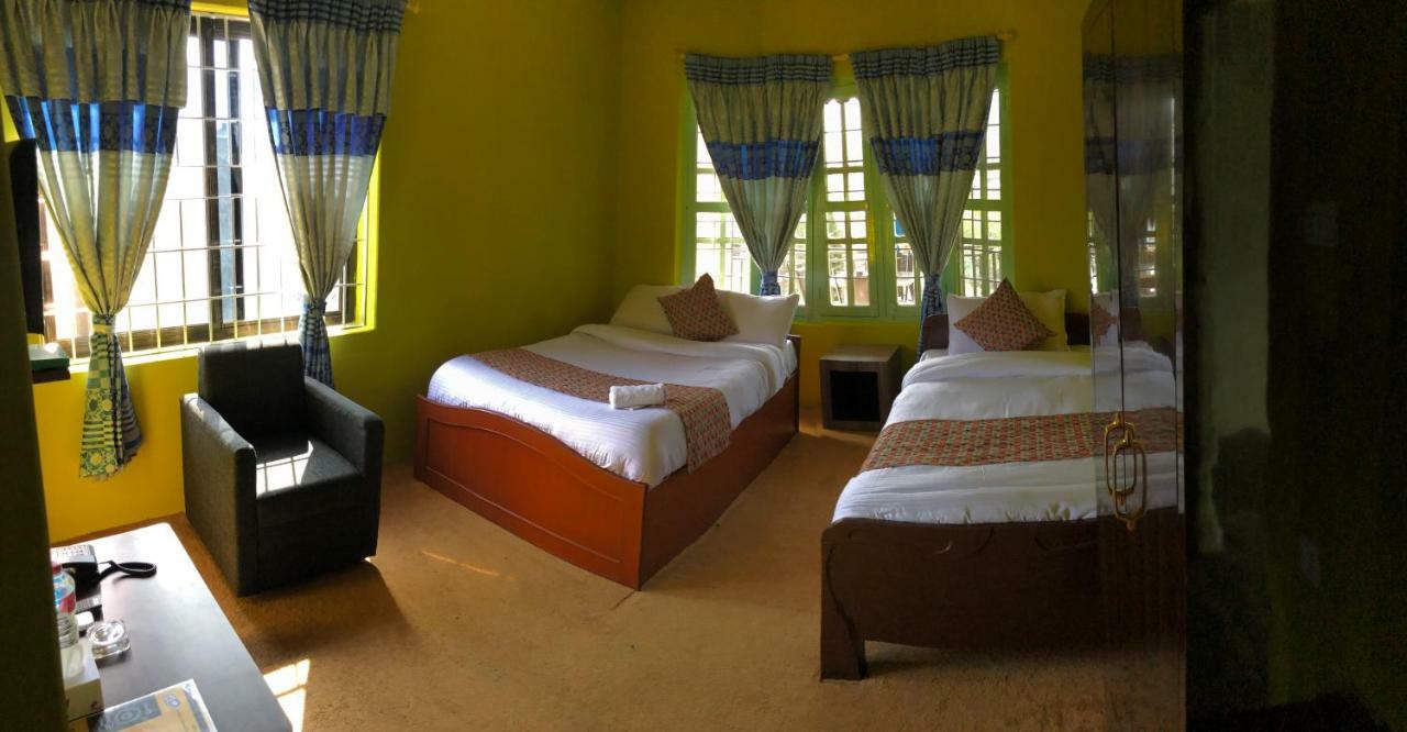 Hotel Blue Magnet Pokhara Exterior foto